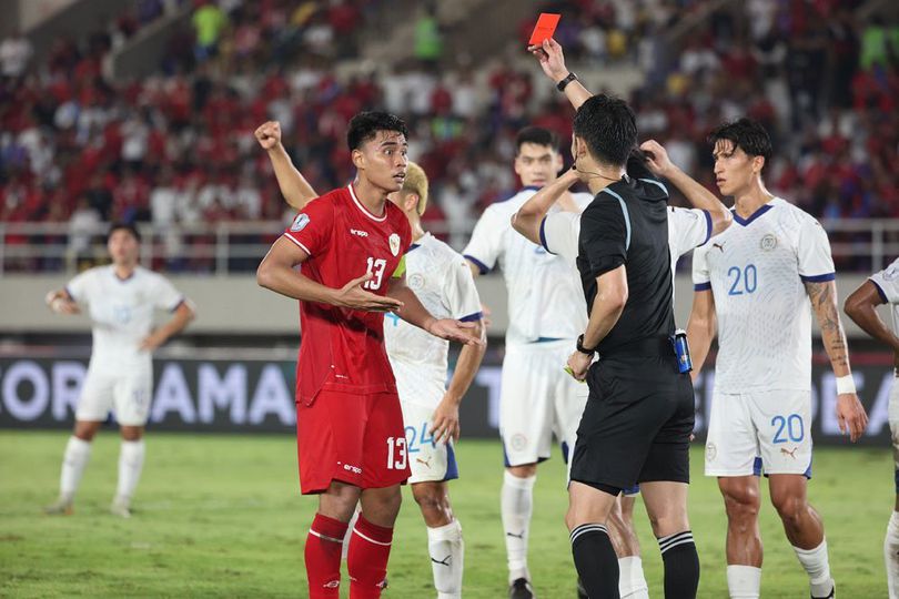 Ada sejumlah momen menarik yang terjadi ketika Timnas Indonesia bertemu Timnas Filipina dalam laga Piala AFF 2024 di Stadion Manahan, Solo, Sabtu (21/12/2024).