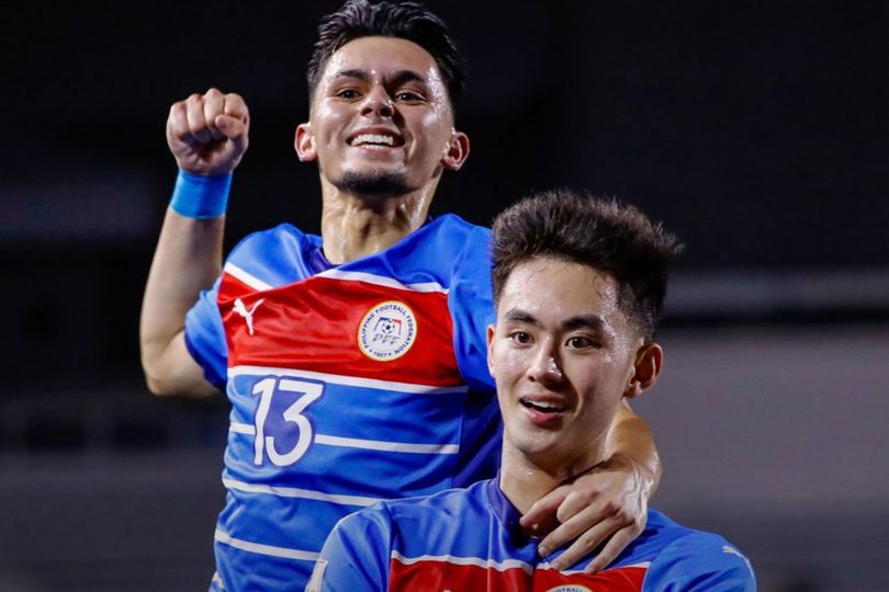 Timnas Filipina membuat kejutan besar di leg pertama semifinal Piala AFF 2024 dengan mengalahkan Timnas Thailand dengan skor 2-1. Pertandingan yang berlangsung sengit ini memberikan Filipina keunggulan berharga sebelum menghadapi leg kedua di Thailand.